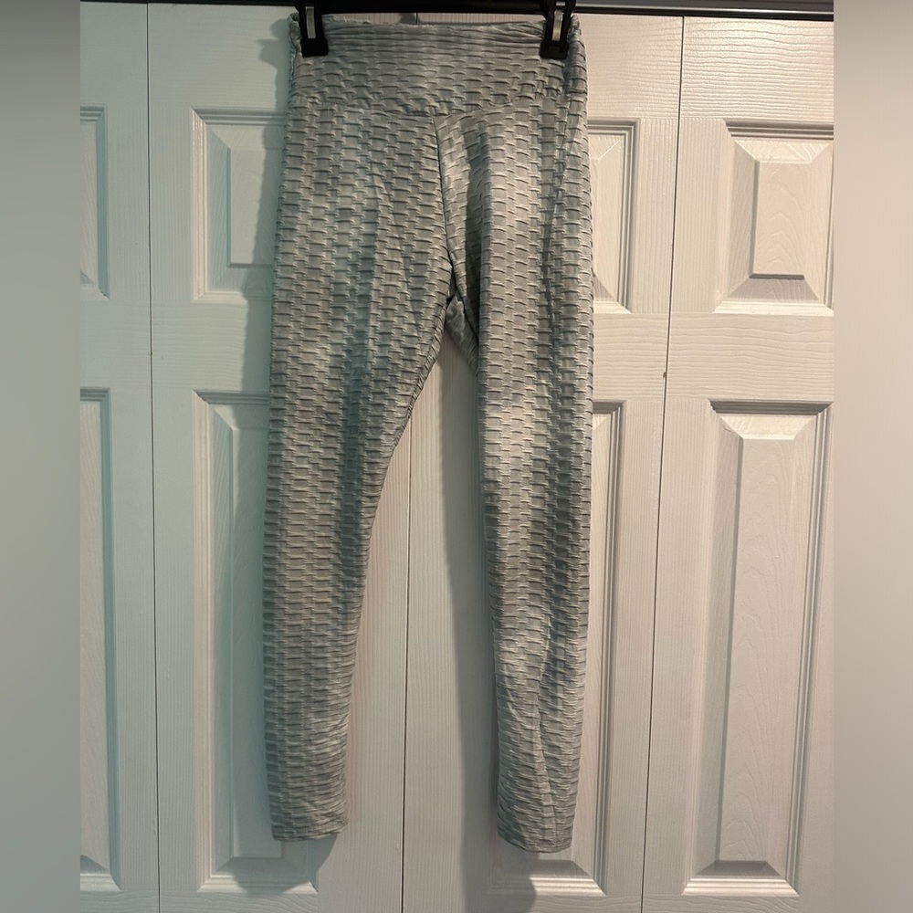 Rue21 tie-dye grey bubble leggings
